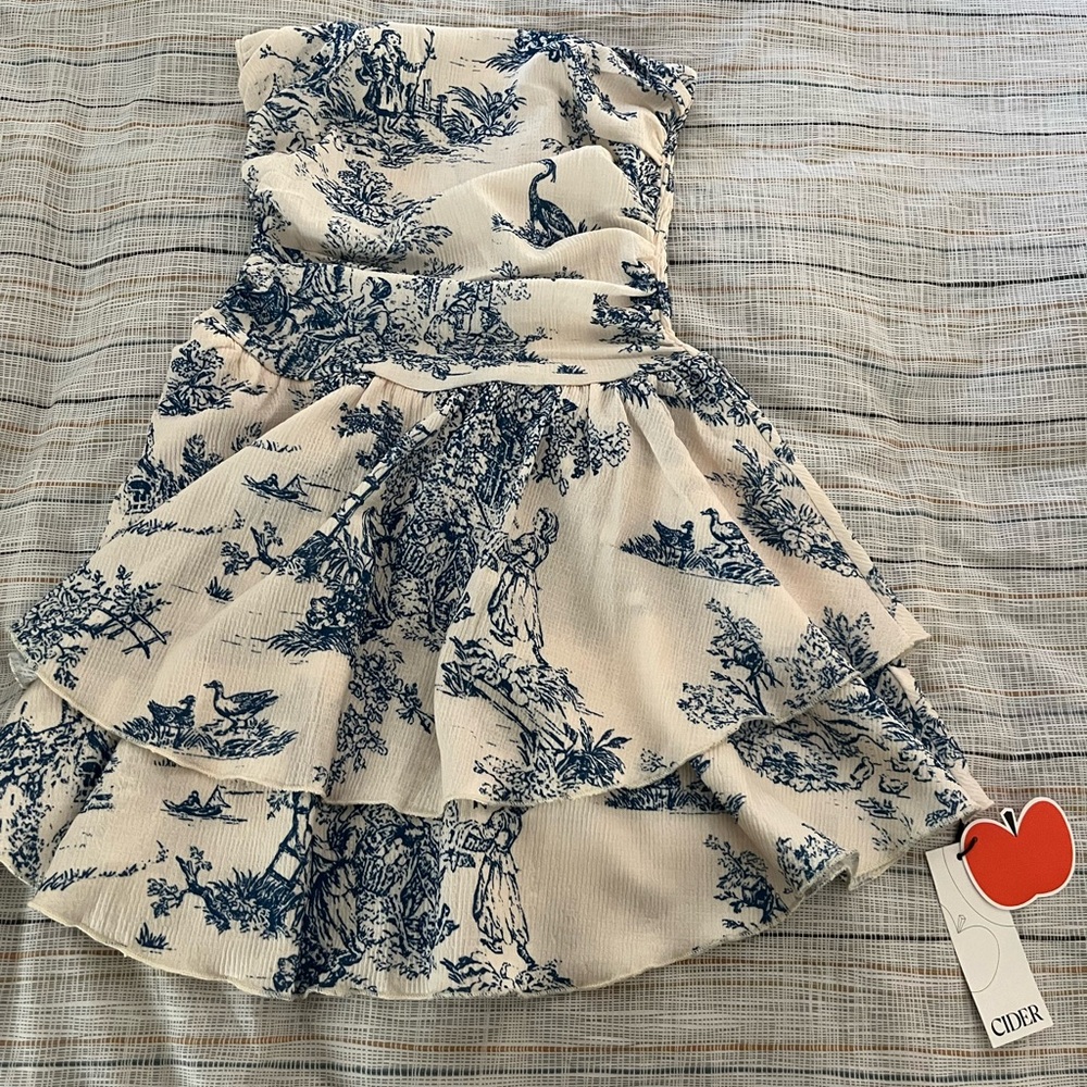 Women’s strapless dress.